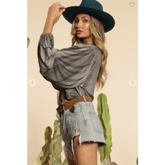 ⭐️ CLEARANCE ⭐️ FINAL PRICE DROP Balloon Sleeve Top - Picture 7 of 8